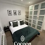 2 Bed Stylish Apartment, Vibrant Hoxton