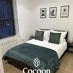 2 Bed Stylish Apartment, Vibrant Hoxton