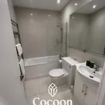 2 Bed Stylish Apartment, Vibrant Hoxton