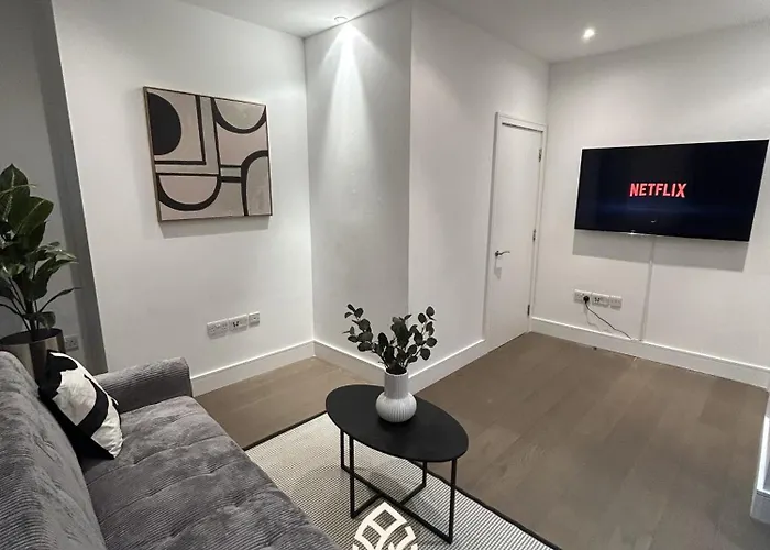 2 Bed Stylish Apartment, Vibrant Hoxton